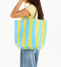 Load image into Gallery viewer, Consuela Grab 'n' Go Basic Surfside