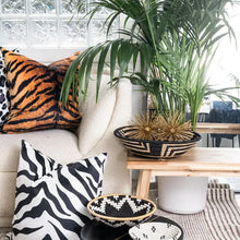 Load image into Gallery viewer, Tiger Velvet Pillow
