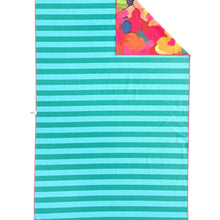 Load image into Gallery viewer, CRAE Etching Pool Towel

